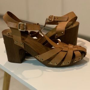 Woven platform sandals